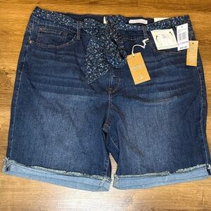 Angels Forever Young Everflex Classic Belted Bermuda Denim Raw Hem Women’s 22W